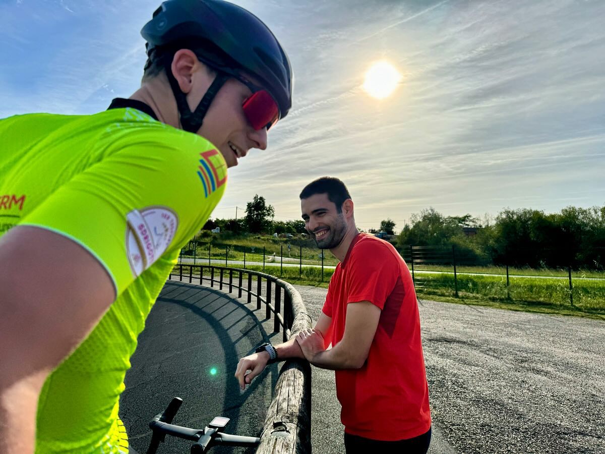 Les connaissances en psychophysiologie sont mises en œuvre pour optimiser chaque aspect de l’entraînement, conjuguant érudition scientifique et respect de l’individualité. Cette synergie permet de transcender les limites de la performance tout en favorisant un développement harmonieux et pérenne. 🔬🤝